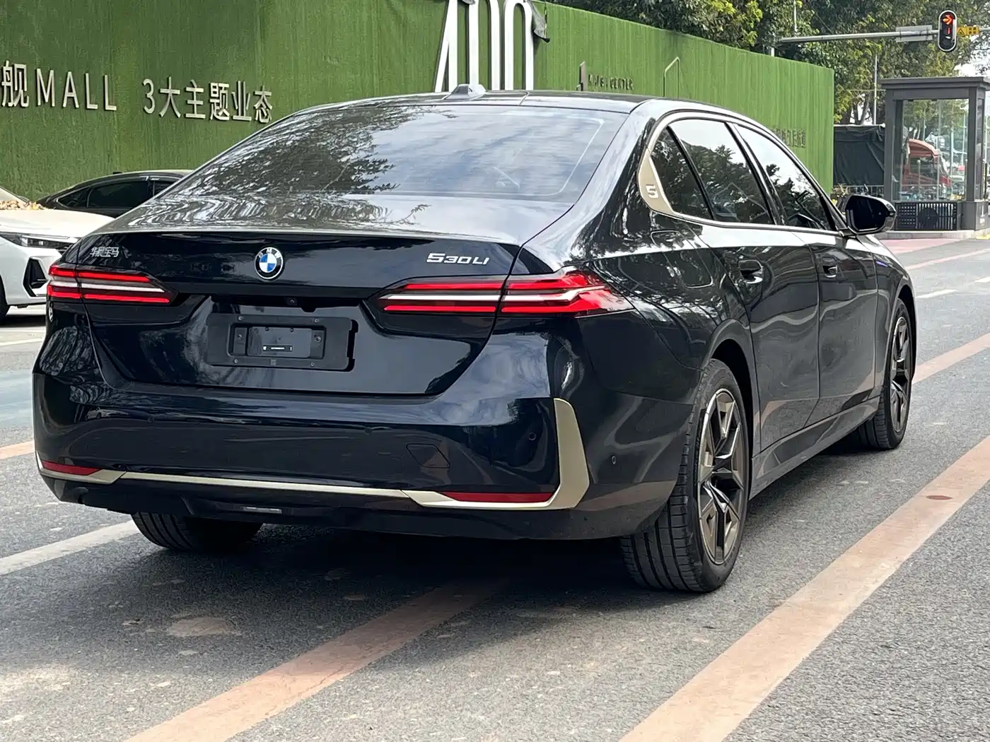 BMW 5 Series 2024 525Li M Sport Package фото 6