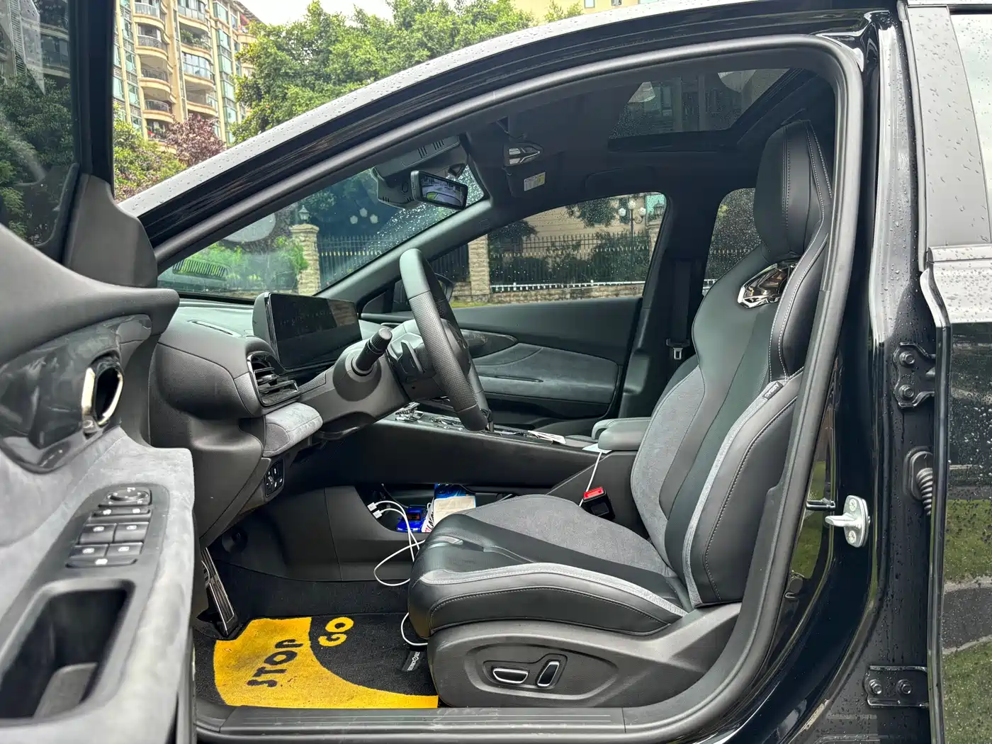 GAC Trumpchi Trumpchi Emkoo 2024 Model 400T Auto Shadow Leopard R PRO Edition фото 8