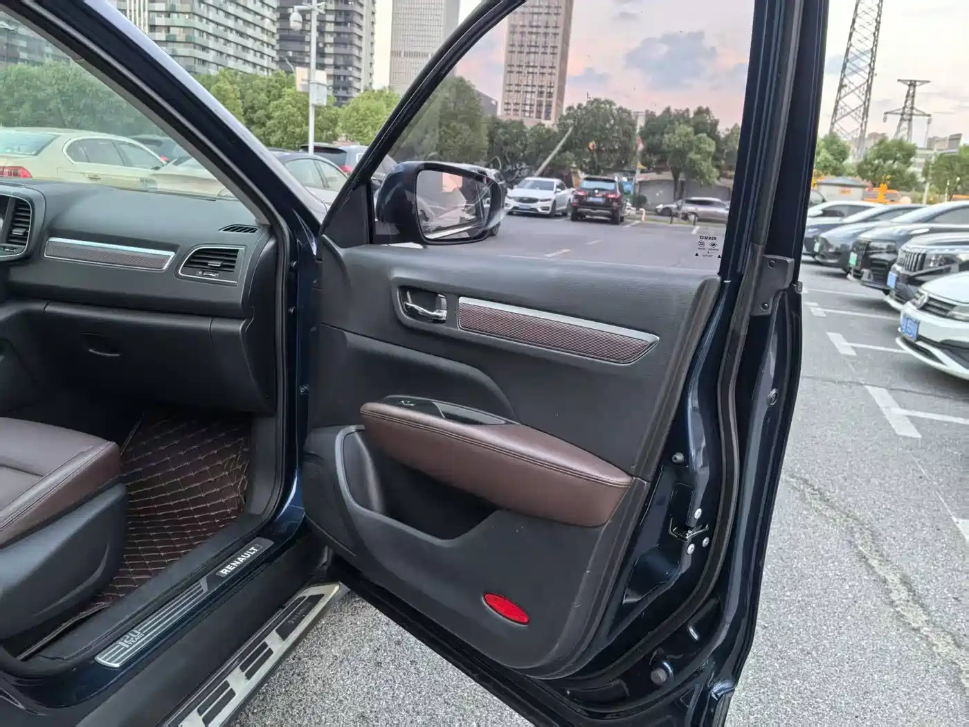 Renault Koleos 2019 2018 2.0L 2WD Luxury Edition
