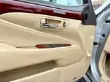 Фото 17 - Lexus LS