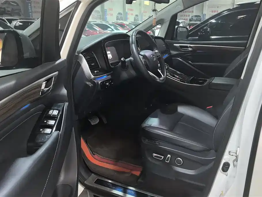 GAC Trumpchi Trumpchi M8 2021 Master Series 390T Supreme Welfare Edition фото 9