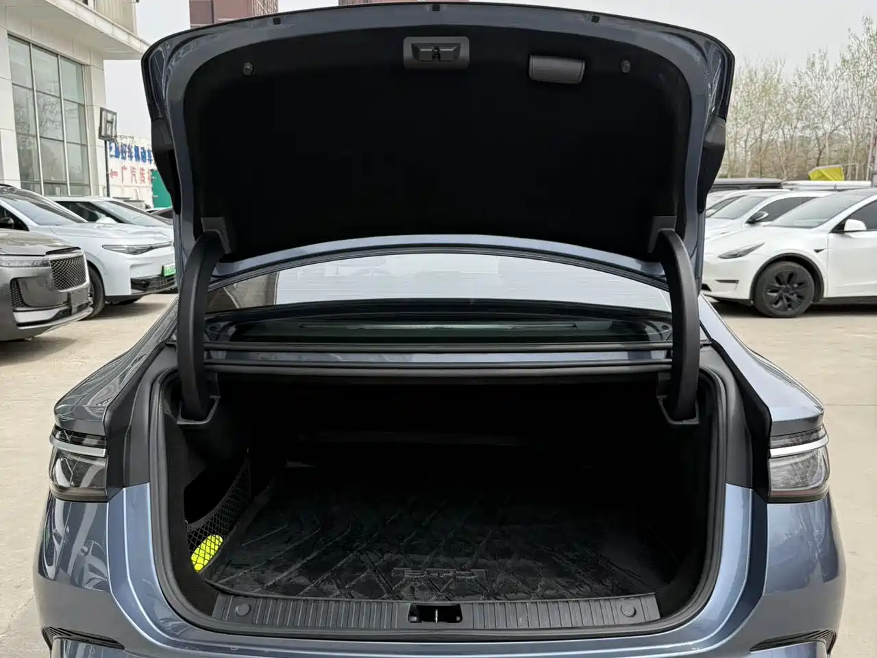 BYD Seal 2024 Glory Edition DM-i 1.5L 121km Elite фото 8