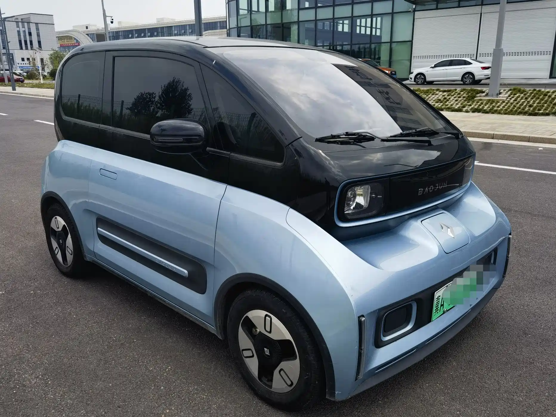 Фото 3 - Baojun E300