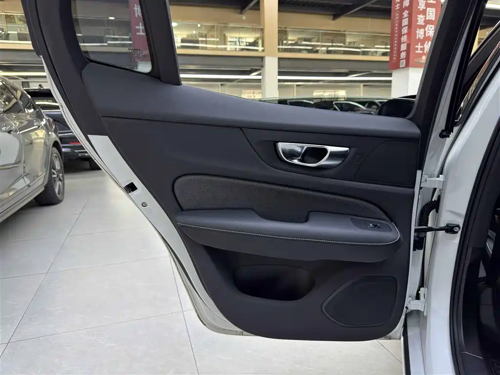 Volvo S60 Plug-in Hybrid 2021 2021 T8 Twin Engine AWD R-Design Sport Edition