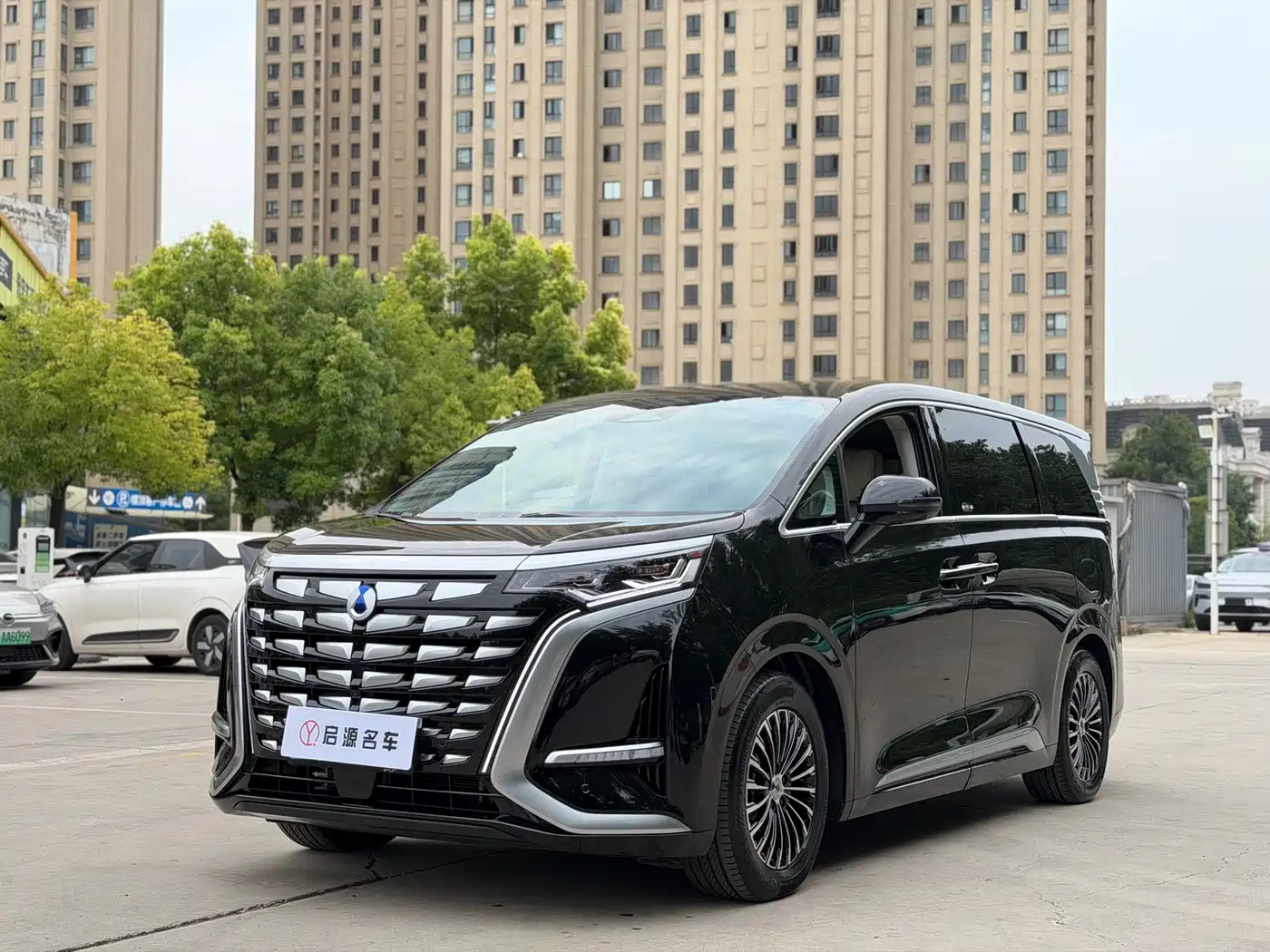 Denza D9 2024 DM-i 980 AWD Prestige