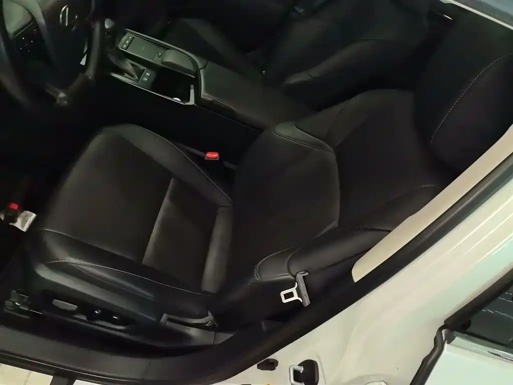 Lexus ES 2018 300h Excellence Edition China VI фото 9