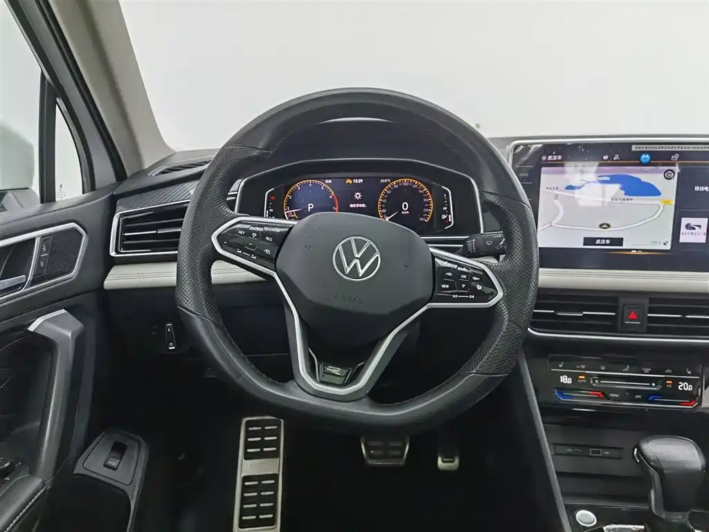 Volkswagen Tiguan L 2023 330TSI Auto 2WD R-Line Premium Edition фото 11
