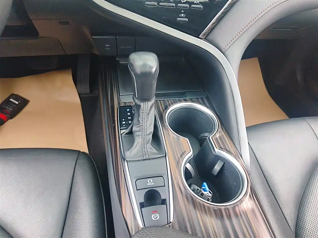 Toyota Camry 2019 Facelift 2.0G Luxury Edition фото 10