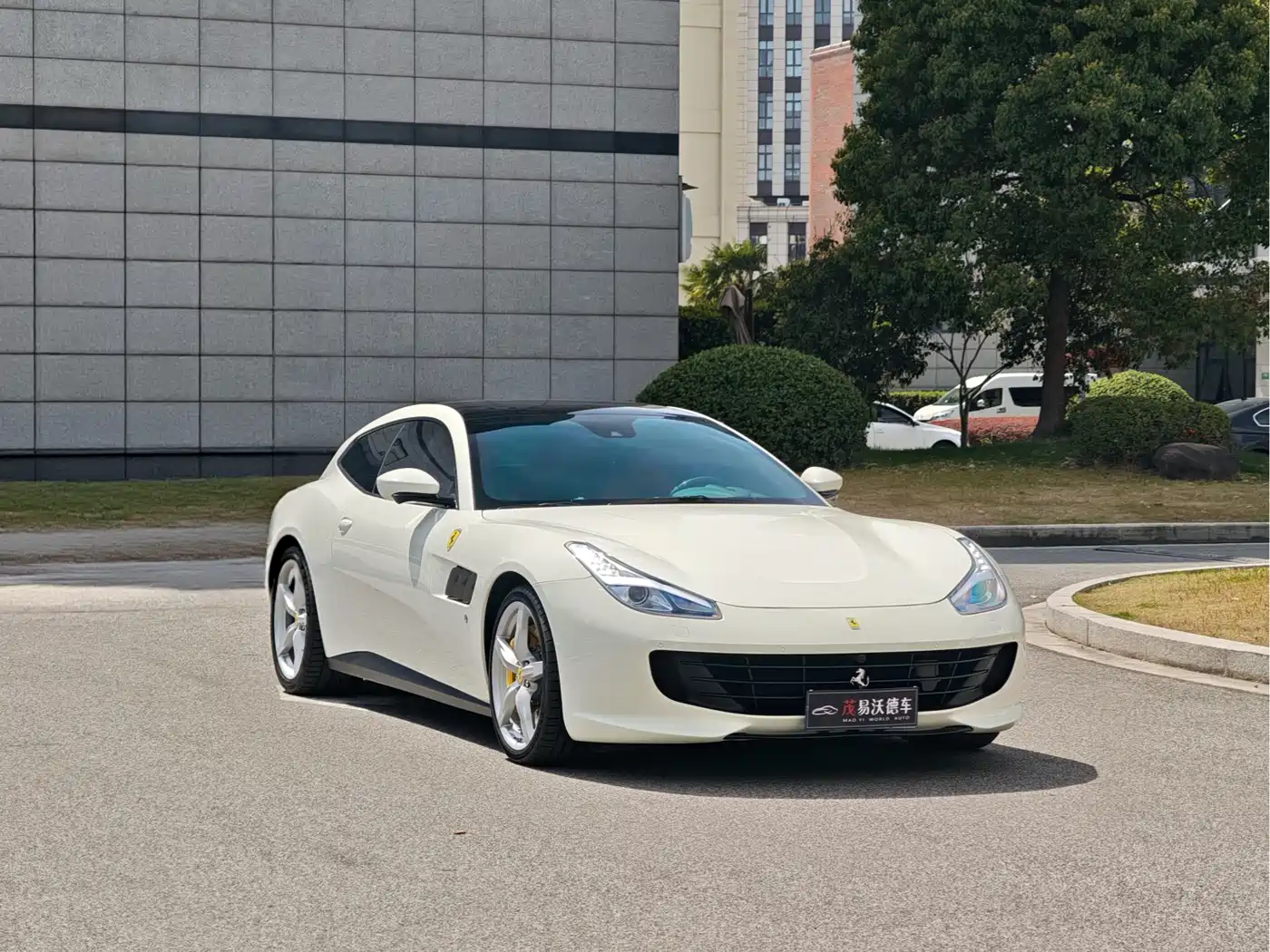 Ferrari GTC4Lusso 2019 2017 3.9T V8