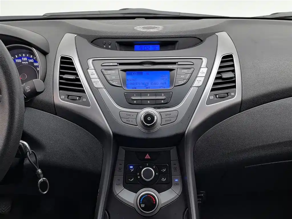 Hyundai Langdong 2015 1.6L Manual Trend фото 12
