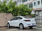 Photo 4 - Hyundai Verna
