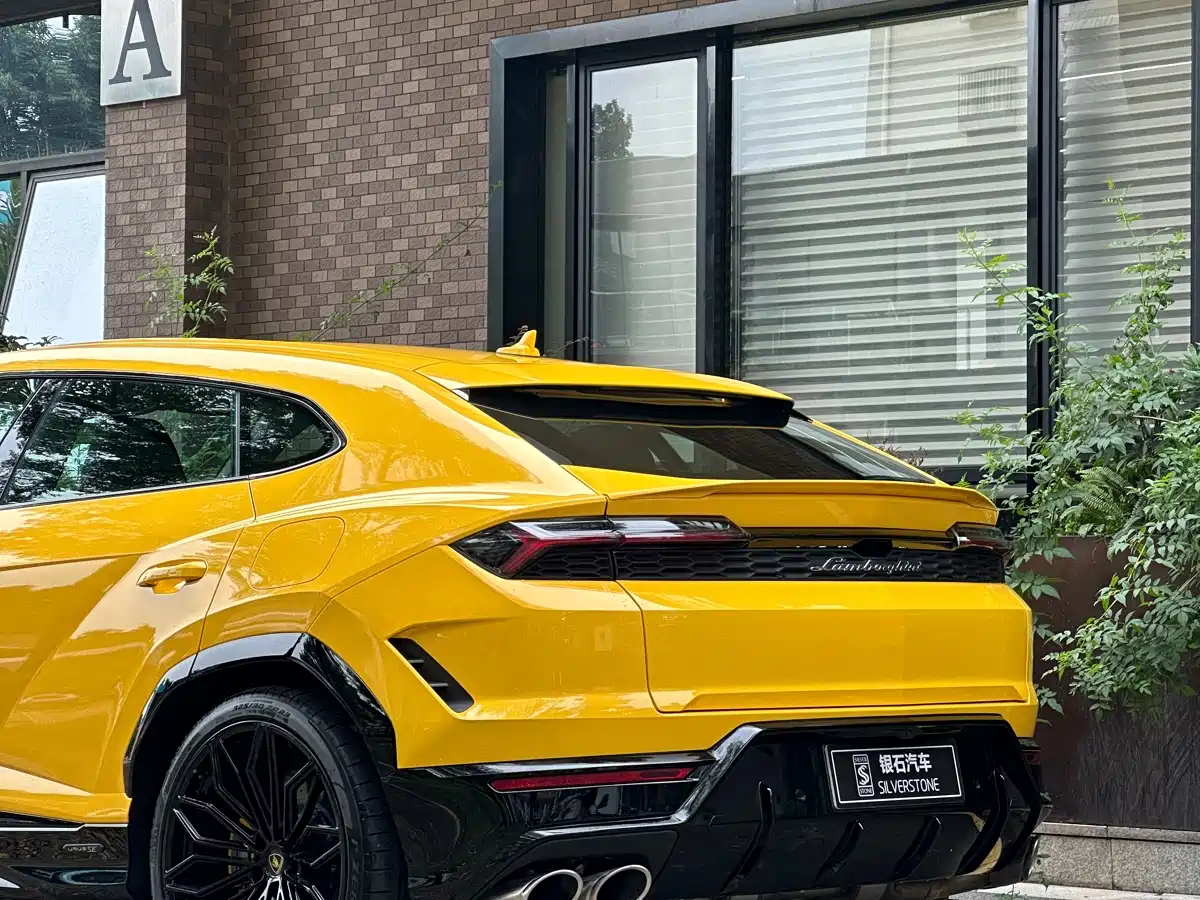 Фото 5 - Lamborghini Urus SE