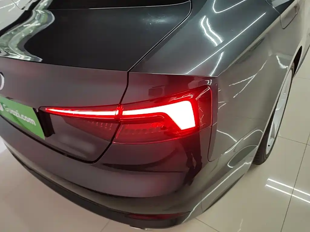 Фото 8 - Audi A5 (Import)
