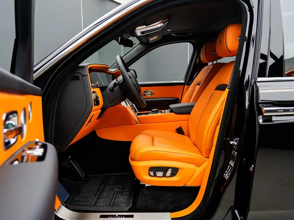 Rolls-Royce Cullinan 2025 2024 4-Seater