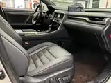 Фото 26 - Lexus RX