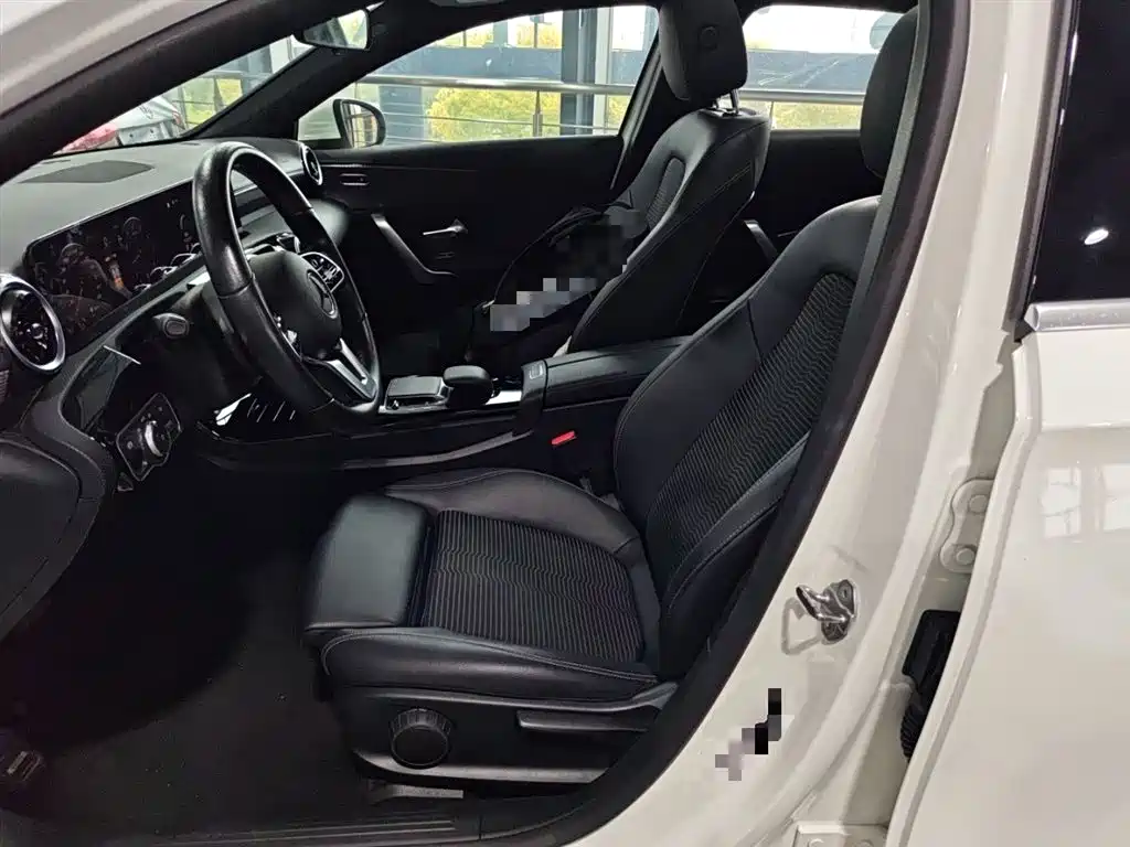 Mercedes-Benz A-Class (Import) 2022 A 200 Dynamic фото 22