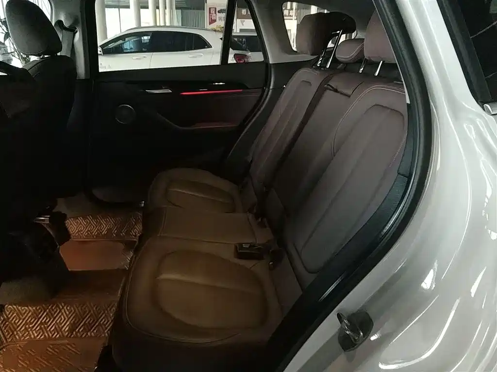 BMW X1 2022 sDrive25Li Leading фото 17