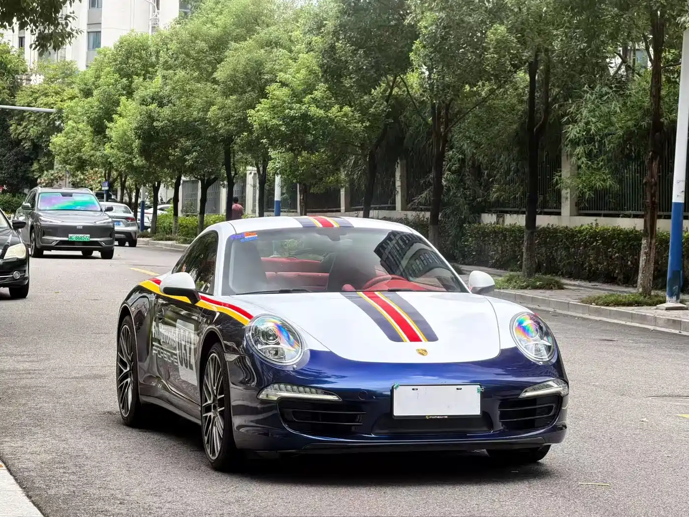 Photo 3 - Porsche 911