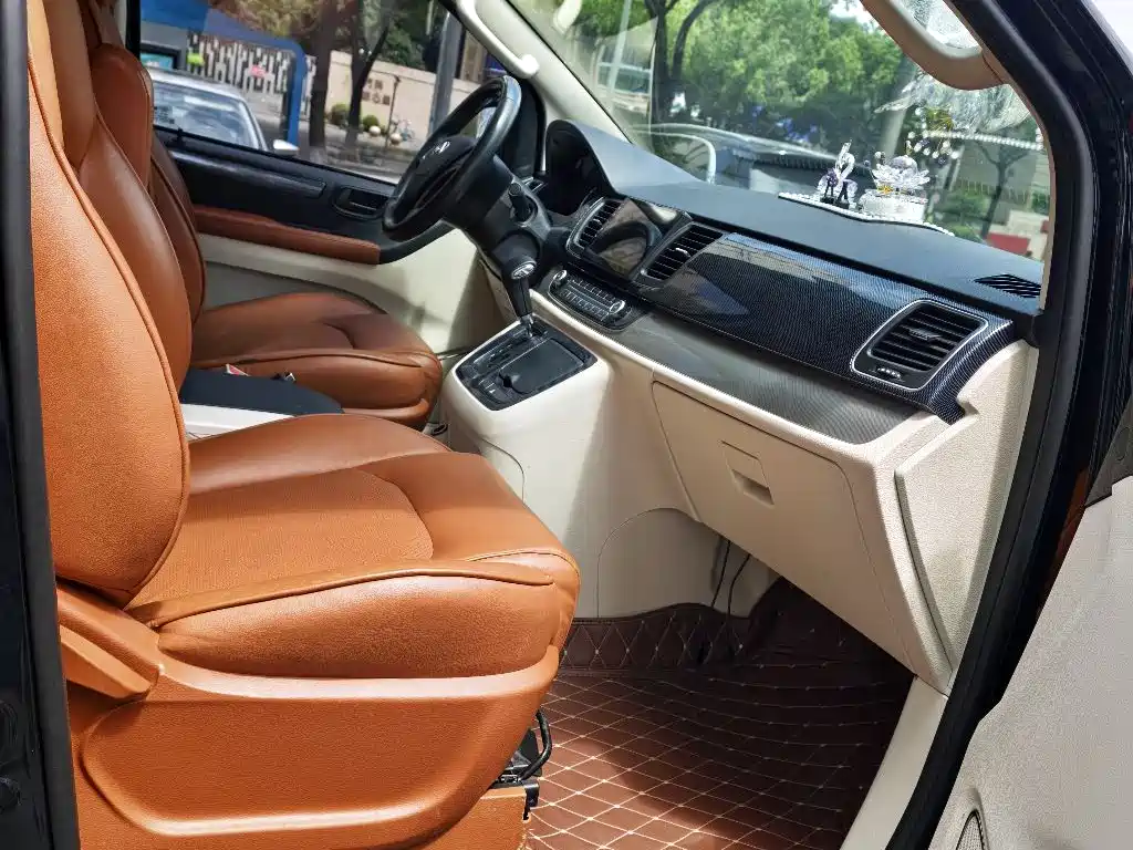 SAIC Maxus Maxus G10 2016 2014 Model Year 2.0T Auto Executive
