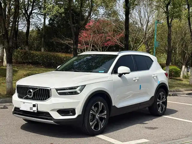 Volvo XC40 2022 Model T4 AWD Smart Vision Sport Edition