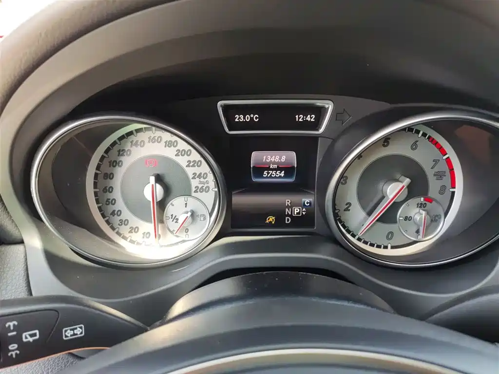 Mercedes-Benz GLA 2016 GLA 200 Dynamic фото 12