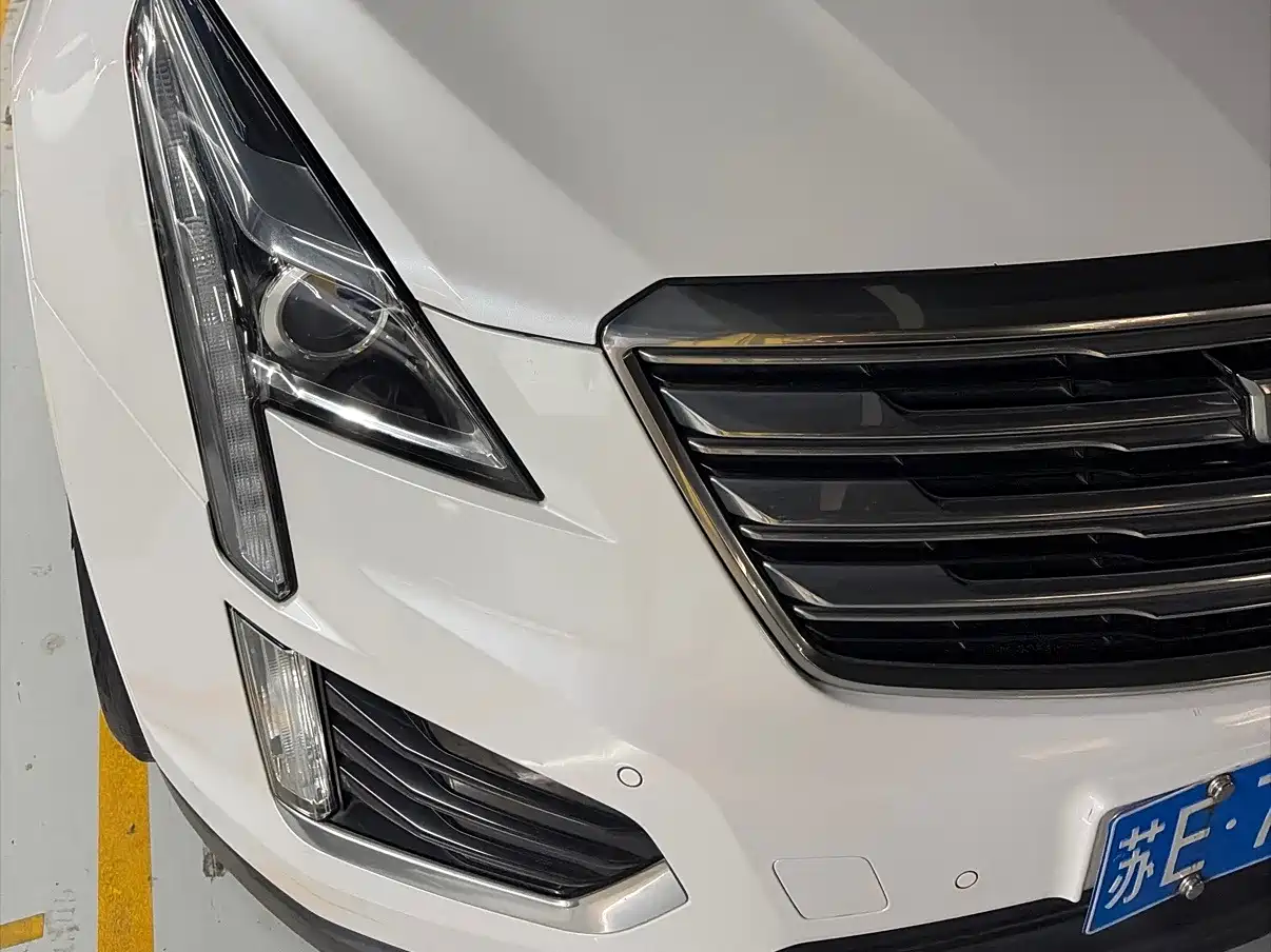 Cadillac XT5 2017 2016 25T Luxury Model
