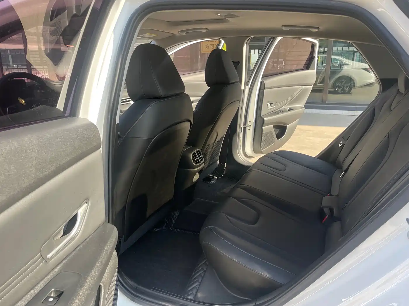 Hyundai Elantra 2021 1.5L CVT GLX Elite Edition фото 9