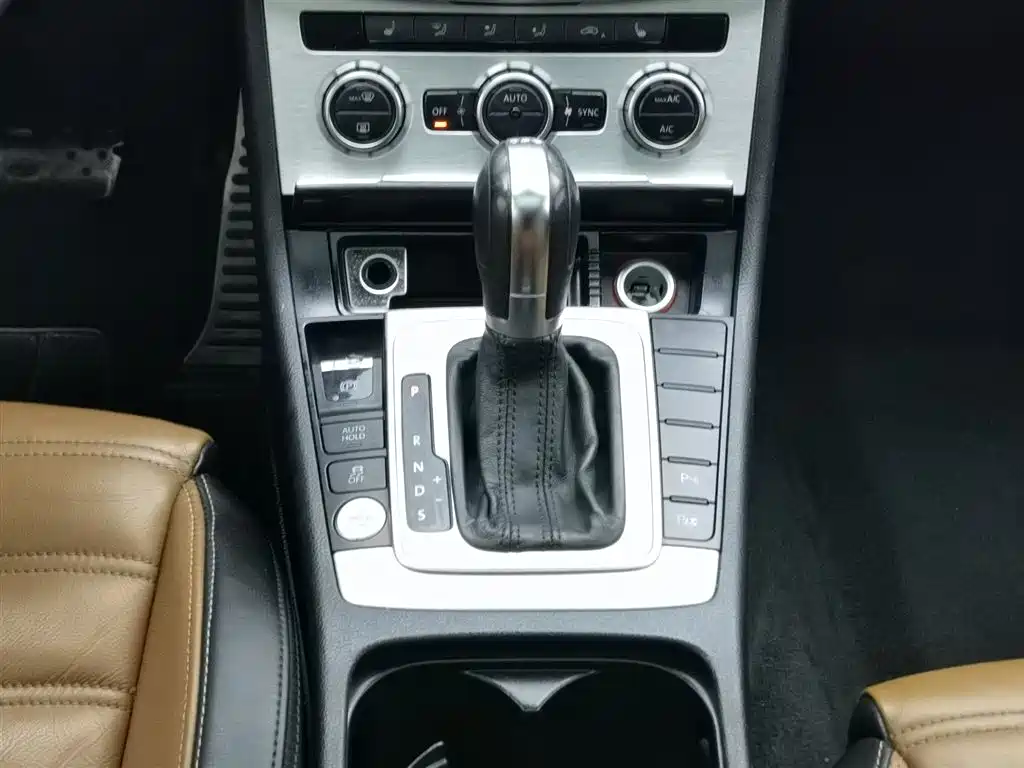 Volkswagen FAW-Volkswagen CC 2013 1.8TSI Luxury фото 13