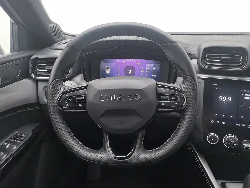 Lynk & Co 02 Hatchback 2022 2.0TD Plus фото 11