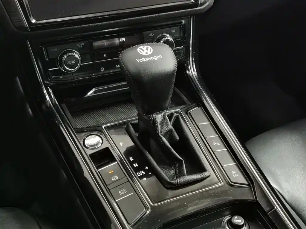 Volkswagen Phideon 2018 Facelift 380TSI FWD Business фото 13