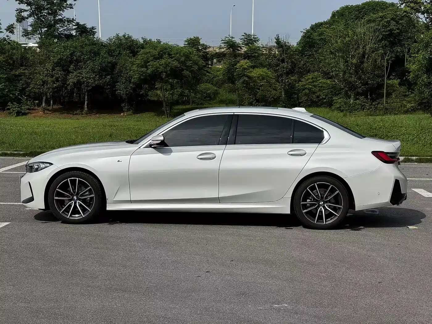 BMW 3 Series 2025 325Li M Sport Package фото 12