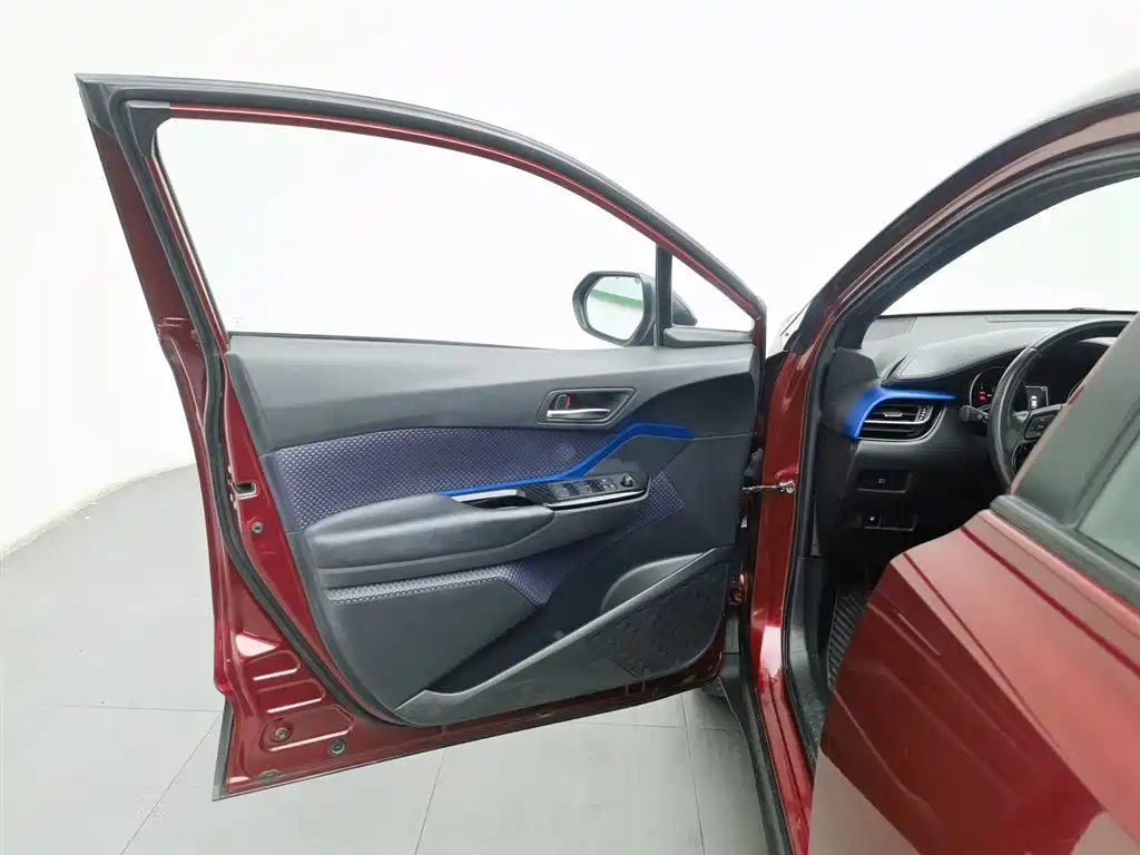 Toyota IZOA 2020 2.0L Yi Chi Edition фото 8