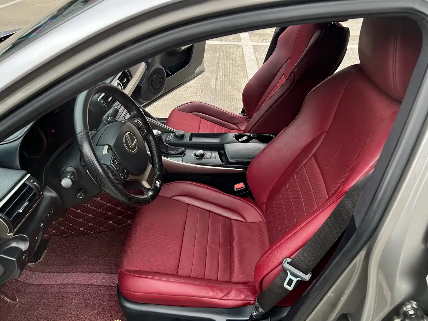 Lexus IS 2017 300 F SPORT фото 19
