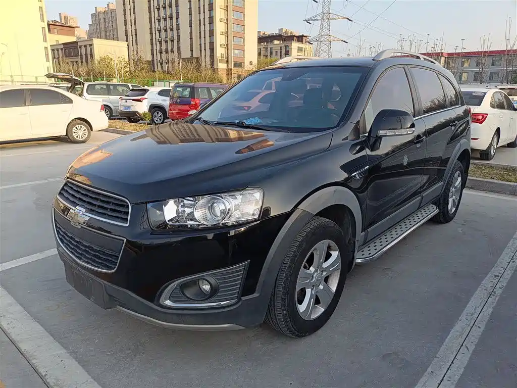 Chevrolet Captiva 2015 2.4L 2WD Urban Edition 5-seater фото 2