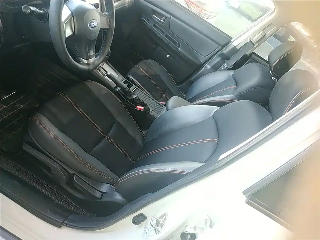 Subaru XV 2014 2.0i Comfort фото 15