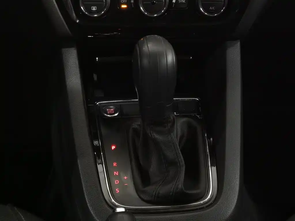 Volkswagen Sagitar 2018 280TSI DSG Luxury фото 13