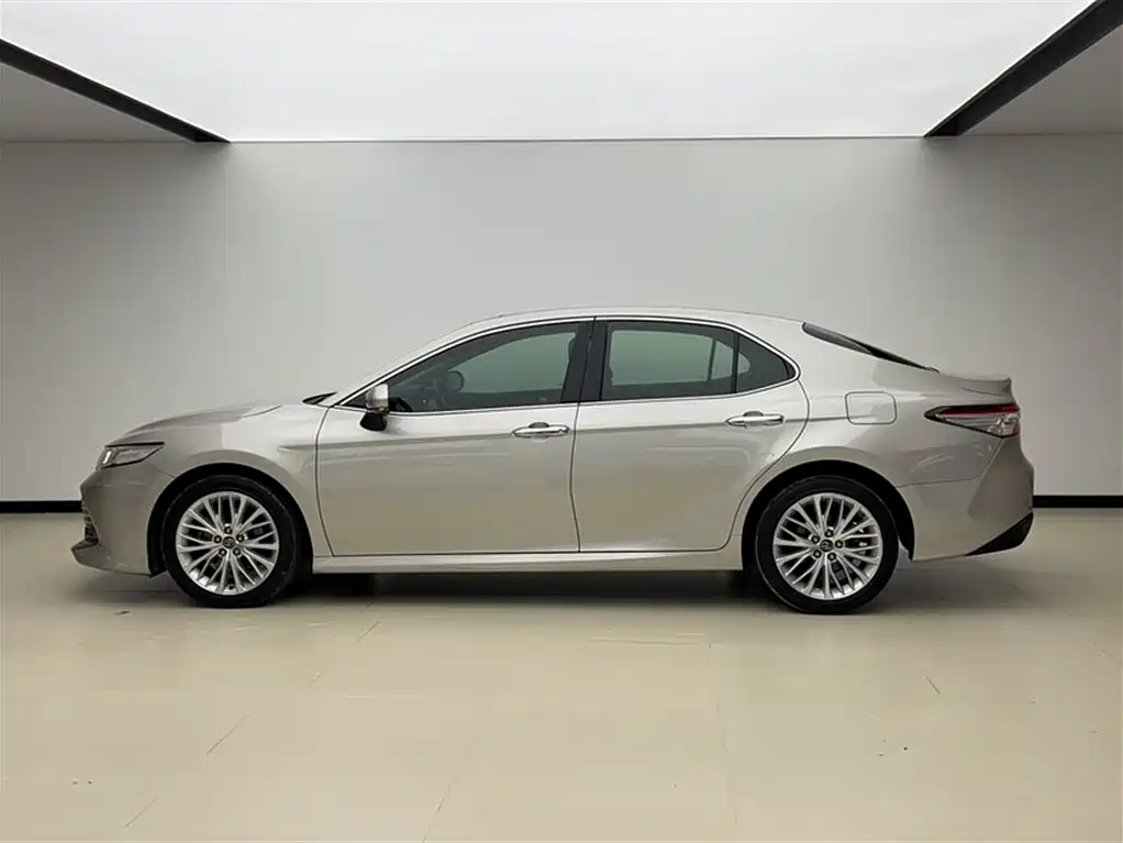 Toyota Camry 2019 2.5G Luxury Edition China VI фото 8