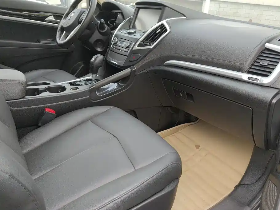 Dongfeng Aeolus Dongfeng Fengshen AX7 2015 2015 2.0L Automatic Smart Ease