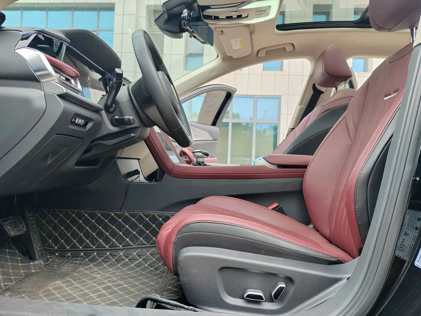 Hongqi H5 2023 2.0T Auto Smart Connect Flag Enjoy фото 5