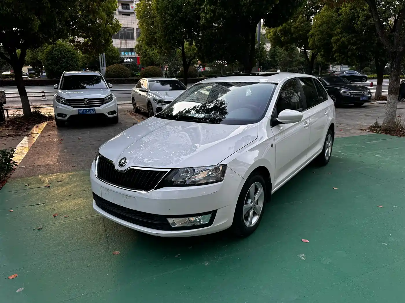 Škoda Skoda Rapid Spaceback 2016 Facelift 1.6L Automatic Innovation Edition