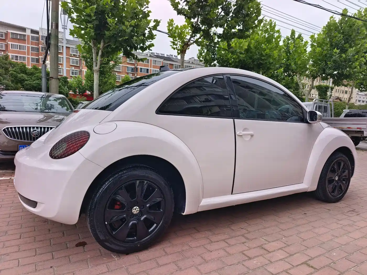 Volkswagen Beetle 2010 2010 Model 2.0 BlackOrange Comfort Edition