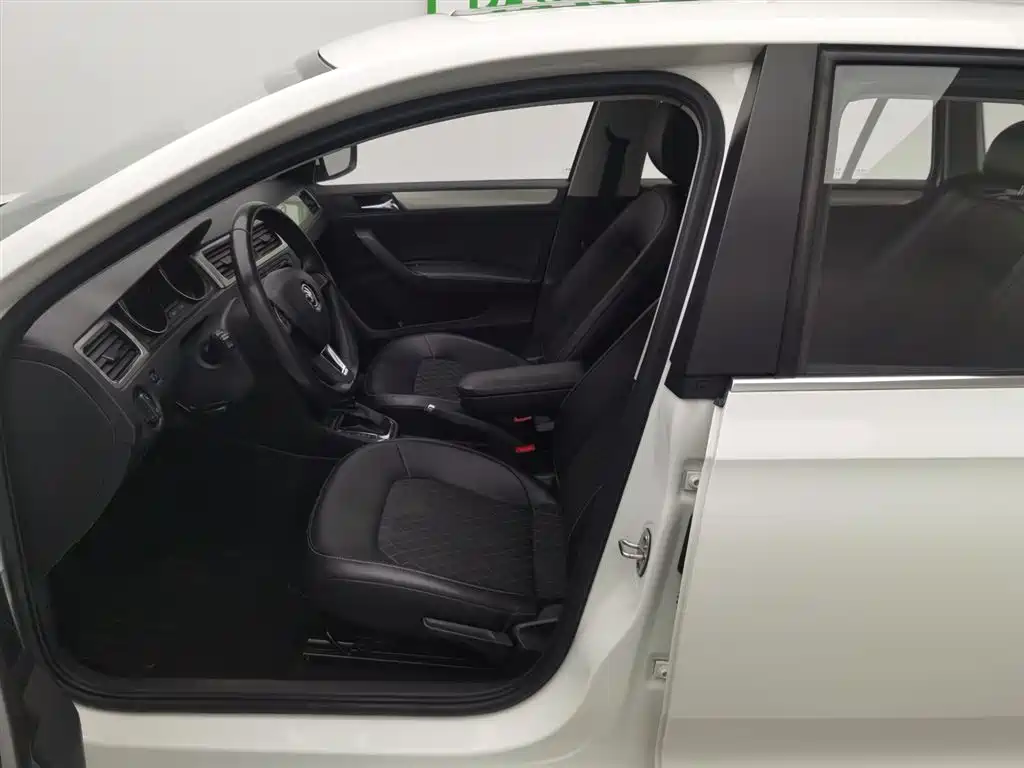 Škoda Skoda Rapid Spaceback 2019 Facelift 1.5L Automatic Comfort Version China VI фото 10