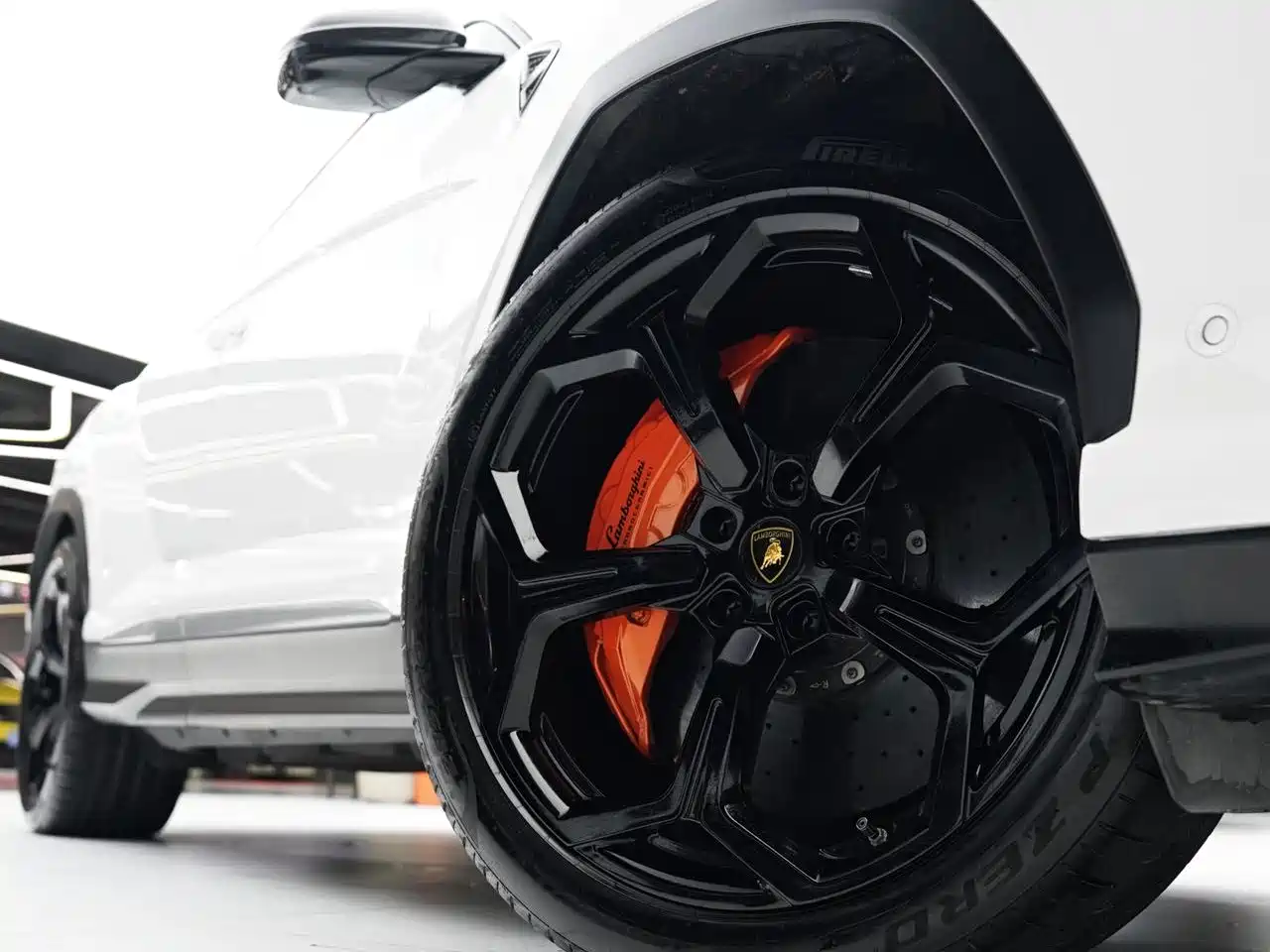 Lamborghini Urus 2018 4.0T V8 фото 14