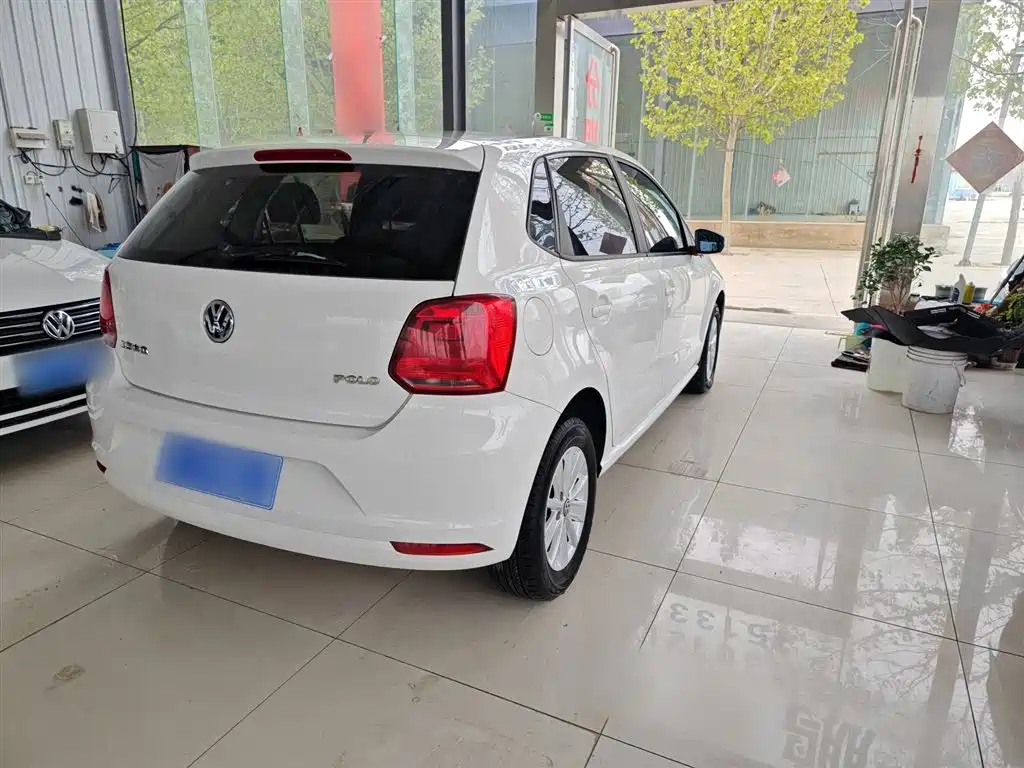 Volkswagen Polo 2016 1.4L Manual Trend фото 5