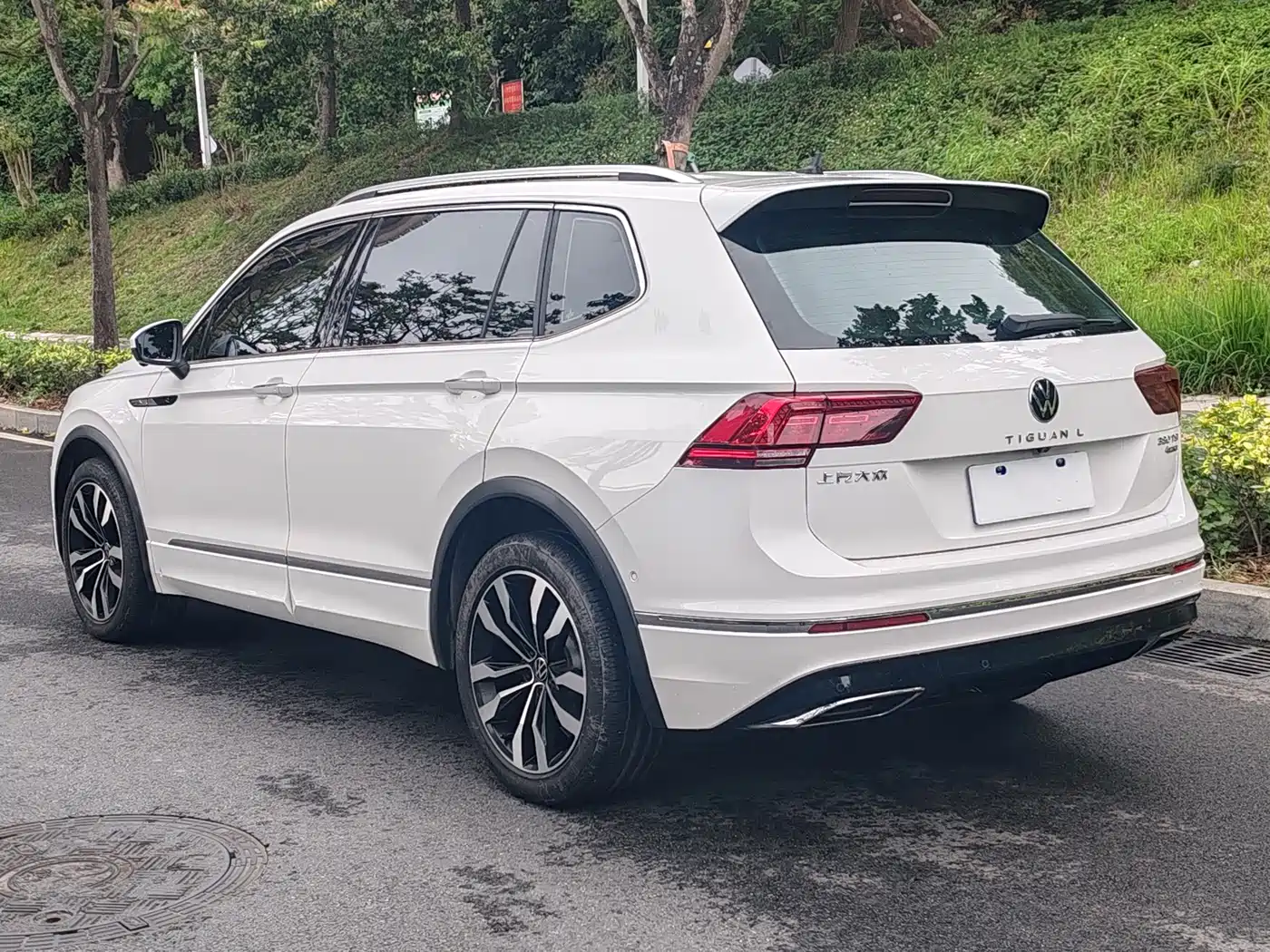 Volkswagen Tiguan L 2021 380TSI Automatic 4WD R-Line Flagship 7-seater фото 5