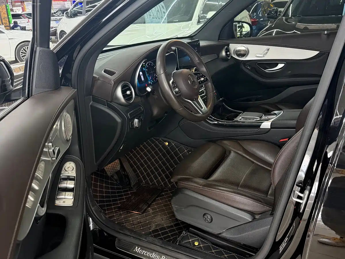 Mercedes-Benz GLC 2020 Facelift GLC 260 L 4MATIC Dynamic фото 3