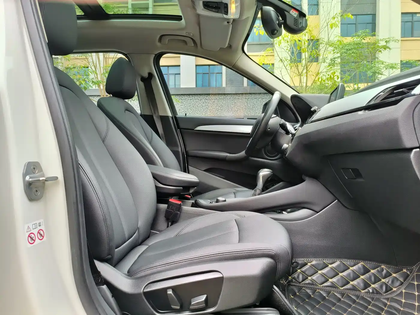 Фото 8 - BMW X1