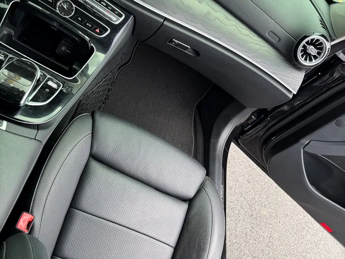 Mercedes-Benz E-Class 2017 E 200 L 4MATIC фото 24