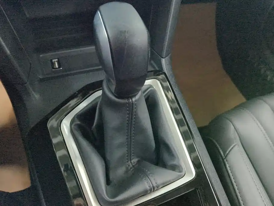 Peugeot 408 2023 2022 1.6T Light Chaser Edition