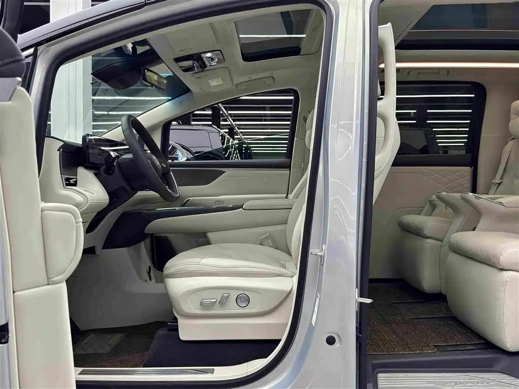 Buick Zhijing Shijia 2025 2026 Model PHEV Base Version